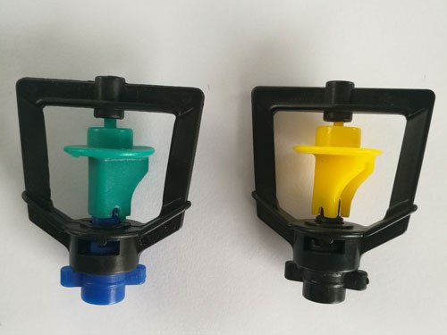 Frame type rotating micro nozzle